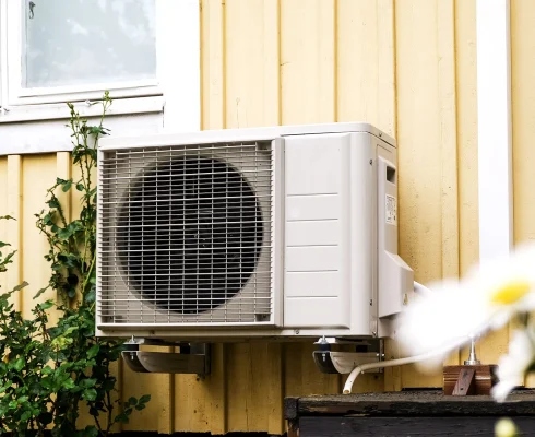 Heat pump replacement in Oshawa, ON by Foundry Heat Pumps team.