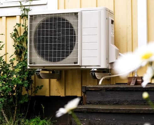 Heat pump replacement in Oshawa, ON by Foundry Heat Pumps team.